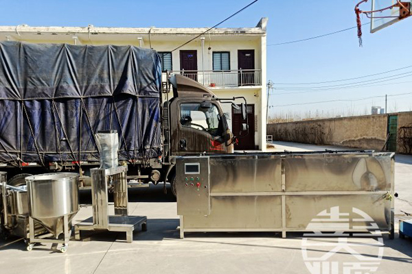 遼寧營(yíng)口客戶購(gòu)買(mǎi)的豆腐皮生產(chǎn)線設(shè)備發(fā)貨